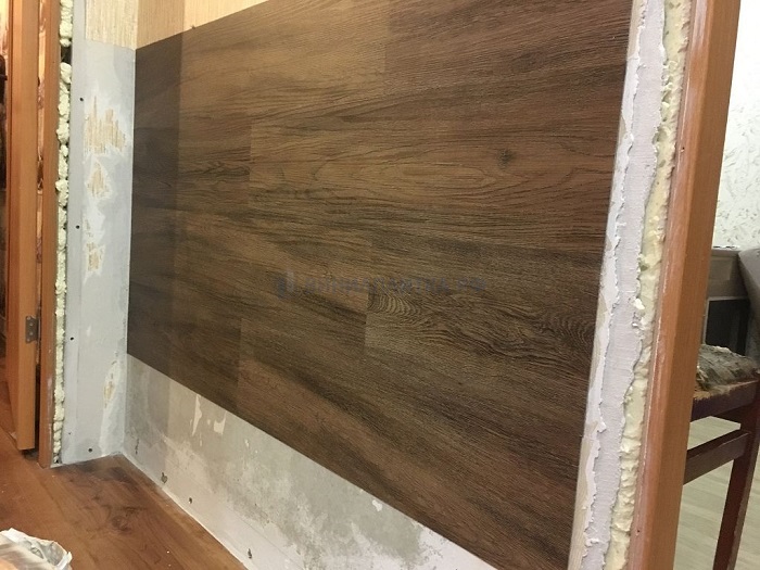 плюсы и минусы кварц винила на стенах