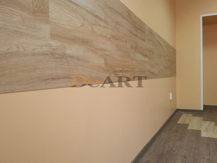 кварцвинил посередине стены